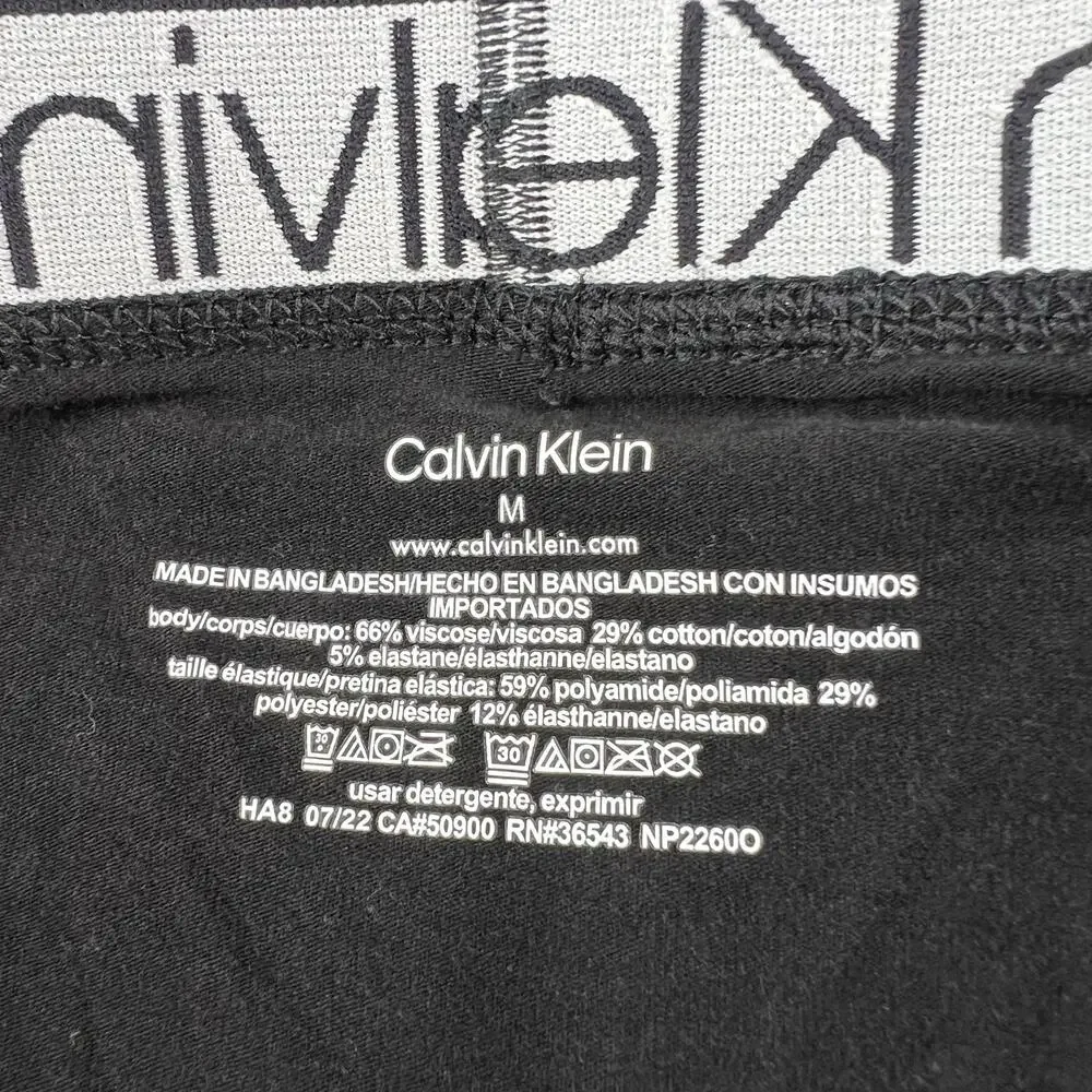 Calvin Klein Black Brief Underwear men's size Medium White spell out 2 pk